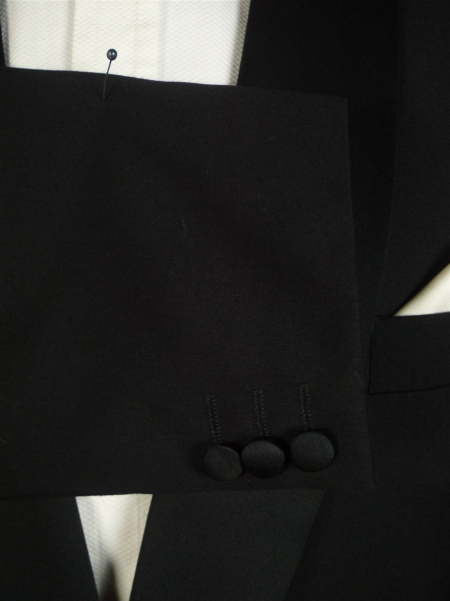 25/0524 immaculate gieves & hawkes savile row black wool dinner suit 46 regular