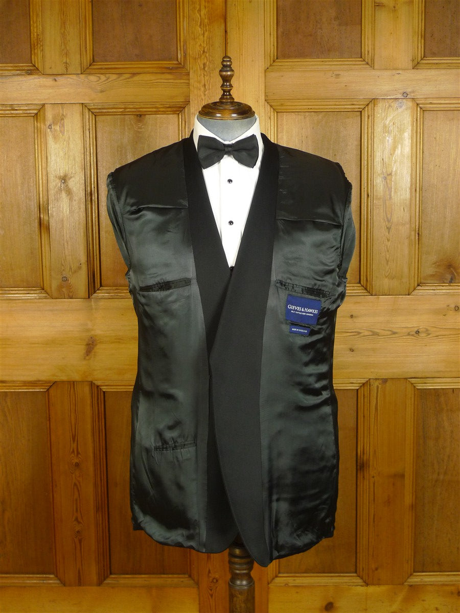 25/0524 immaculate gieves & hawkes savile row black wool dinner suit 46 regular