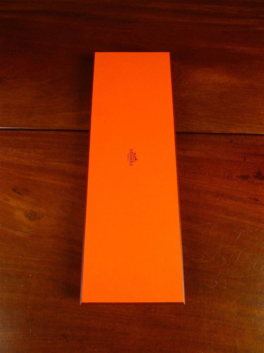 25/0602 near immaculate hermes limited edition for martell 1993 grand national silk tie w/ box