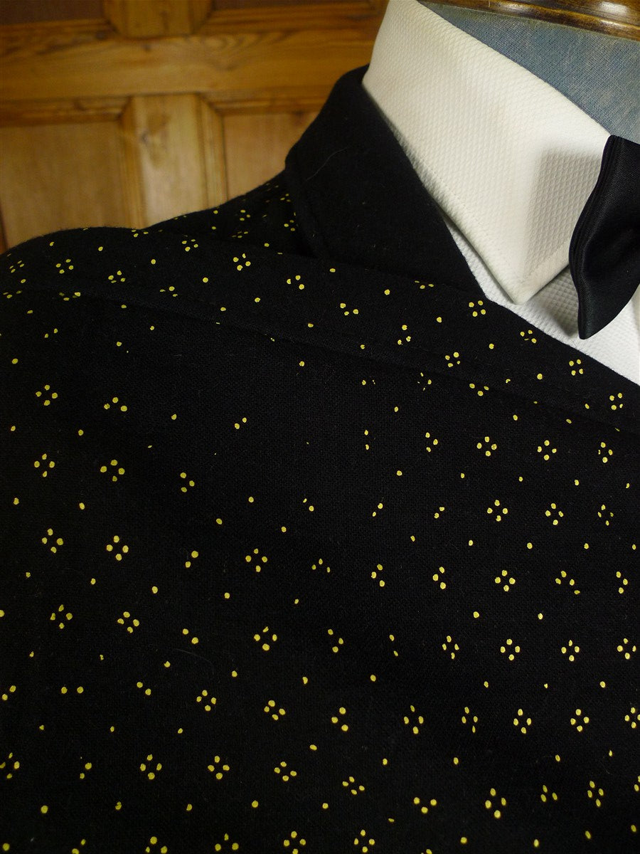 25/0647 wonderful vintage black / gold motif wool smoking jacket 42 short