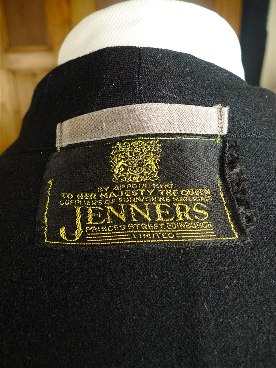 25/0647 wonderful vintage black / gold motif wool smoking jacket 42 short