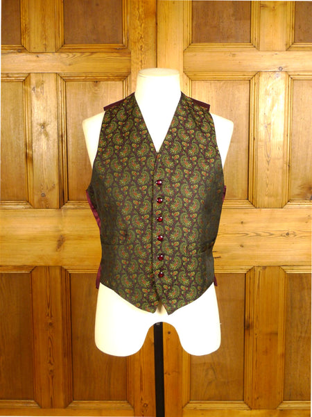 25/0637 immaculate vintage redmayne green / red paisley rayon silk country / morning waistcoat 38