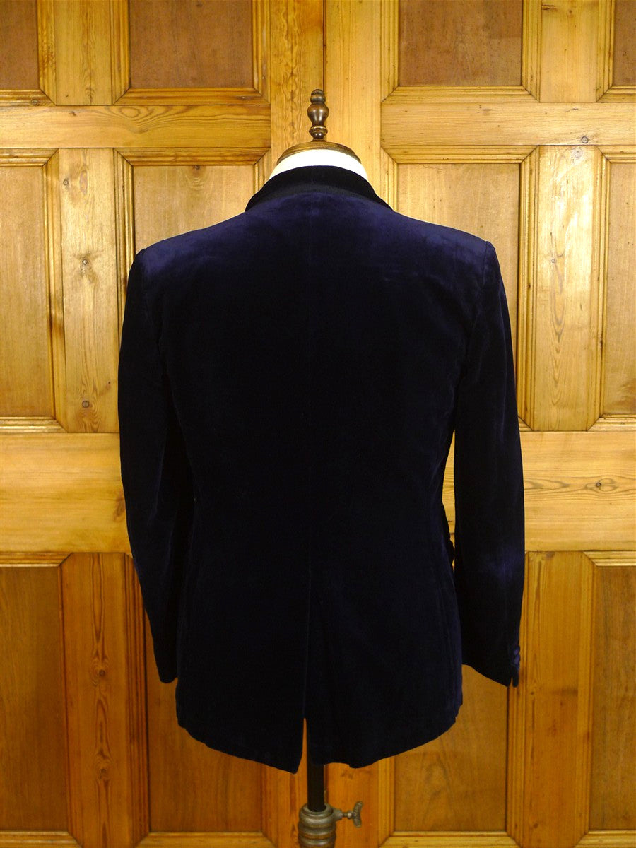 25/0693 immaculate vintage british canvassed midnight blue shawl lapel velvet evening / smoking / dinner jacket 39 short to regular