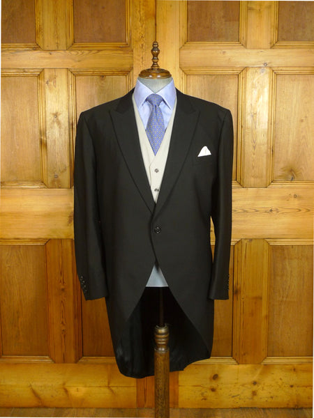25/0731 immaculate hk bespoke tailored black worsted morning coat 52-53 long