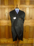 25/0731 immaculate hk bespoke tailored black worsted morning coat 52-53 long