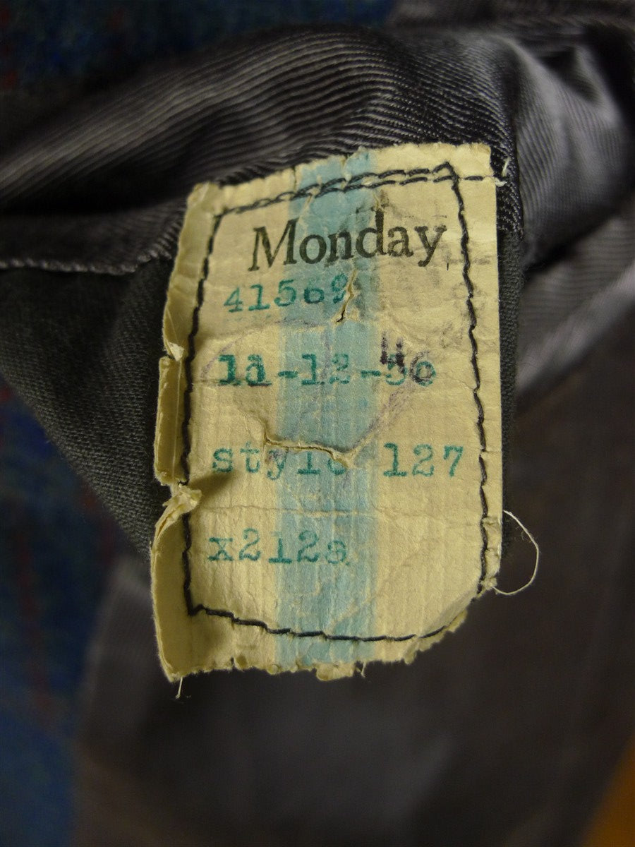 25/0790 stunning 1946 blue / red glen check heavyweight d/b wool overcoat w/ belt 40-42 long