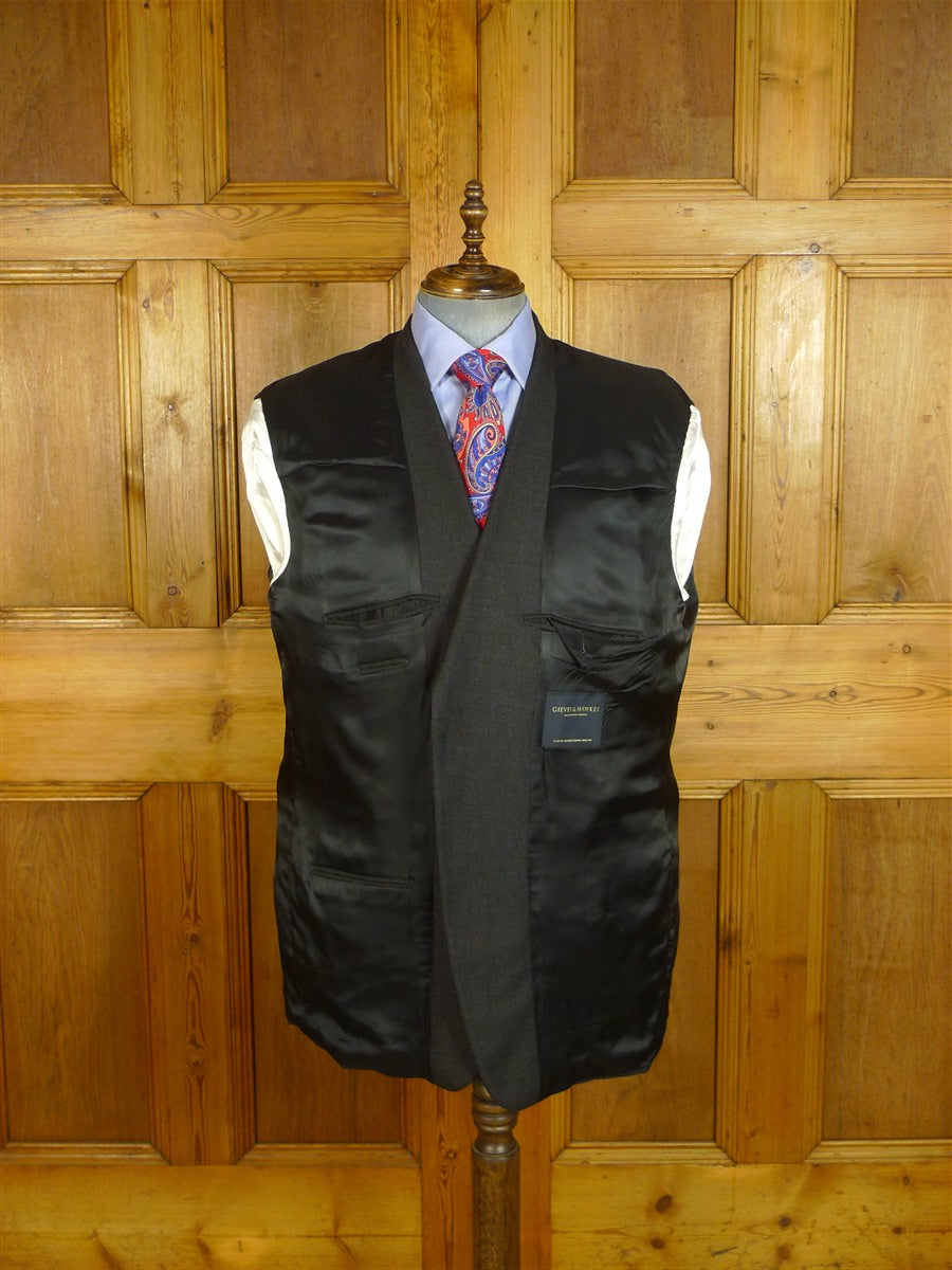 25/0772 gieves & hawkes 2012 savile row canvassed grey worsted suit 49 short to regular
