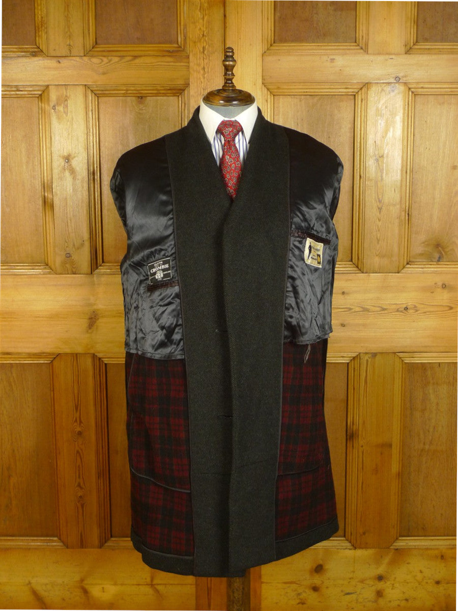 25/0787 immaculate vintage heavyweight grey crombie wool & cashmere overcoat w/ tartan backing 42-44