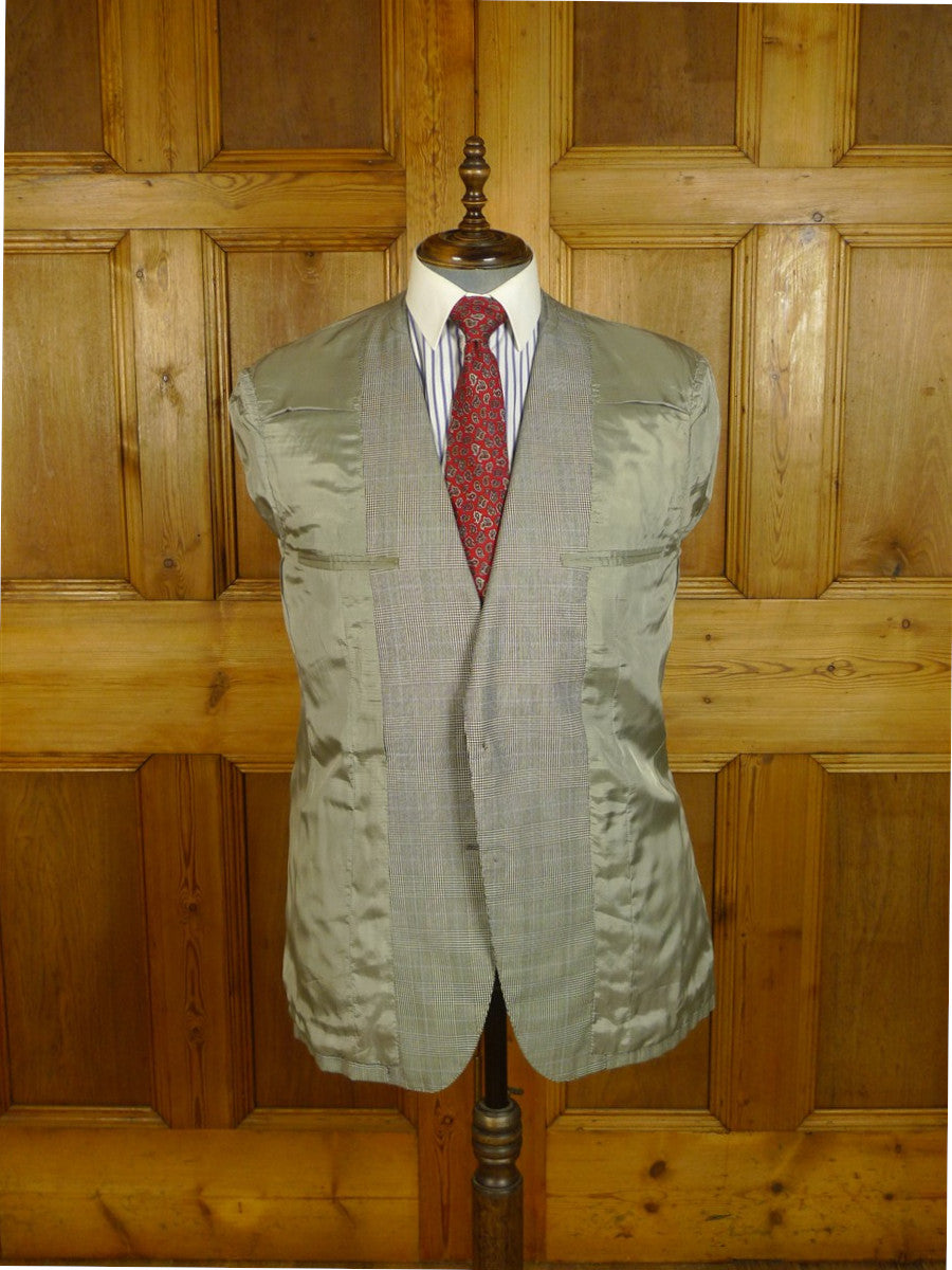 25/0776 immaculate huntsman 1998 savile row bespoke grey / blue prince of wales check worsted suit 42 regular