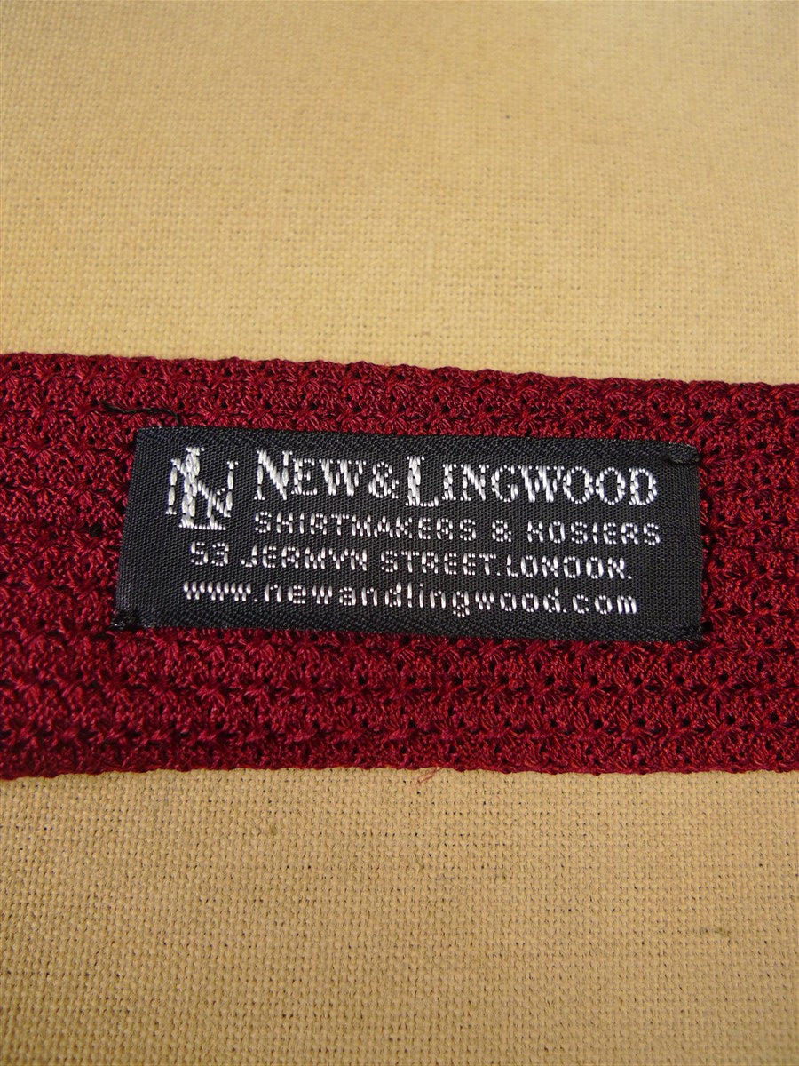 25/0851 immaculate new & lingwood wine red woven knit silk tie