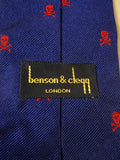 25/0854 immaculate benson & clegg navy blue / red skull & crossbones silk tie
