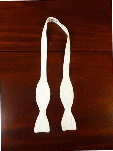 26/0010 vintage simpson piccadilly white marcella bow tie 15.5" 39cms