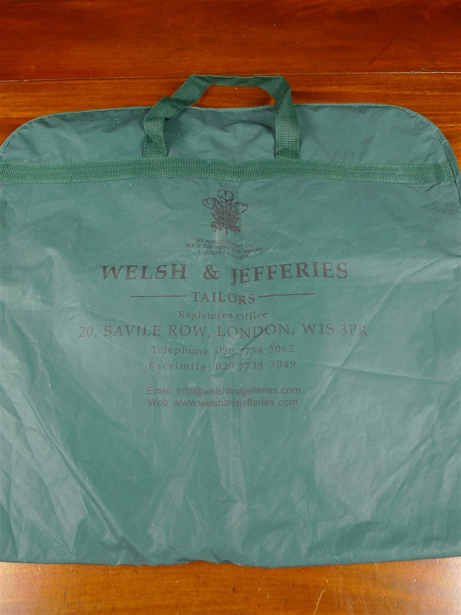 25/0953 welsh & jefferies savile row bespoke green suit carrier bag