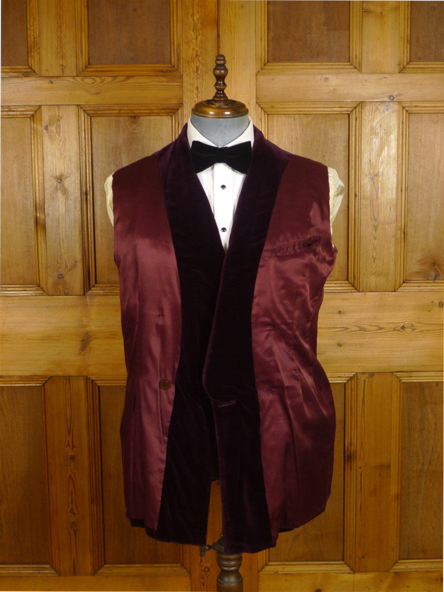 25/0880 beautiful 1956 vintage savile row bespoke burgundy red d/b silk-velvet smoking jacket 41 long