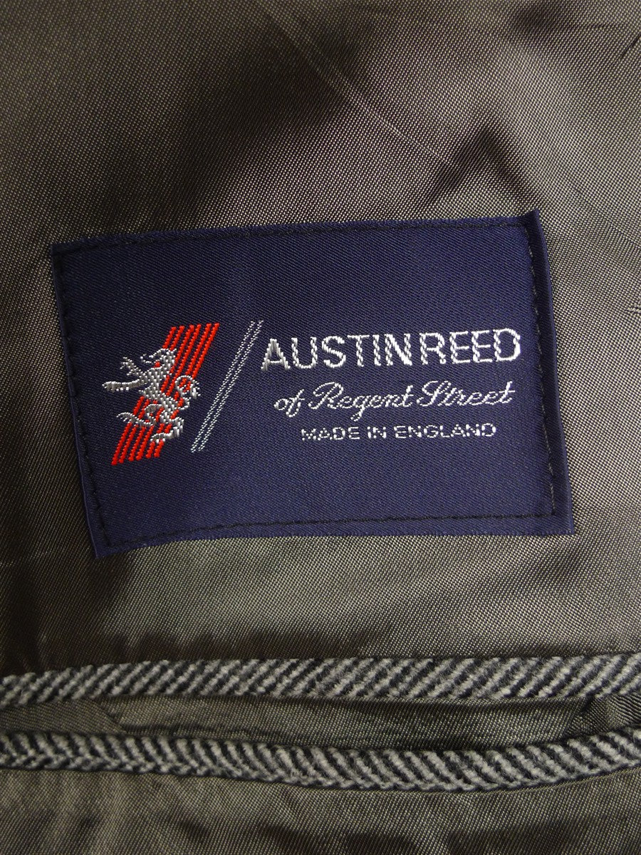 25/0926 immaculate vintage austin reed grey herringbone chesterfield coat w/ velvet collar 38-39 long