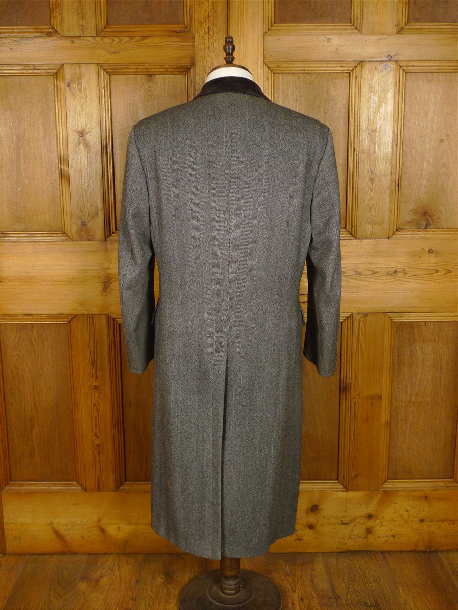25/0927 vintage british grey herringbone d/b chesterfield overcoat w/ velvet collar 40 long