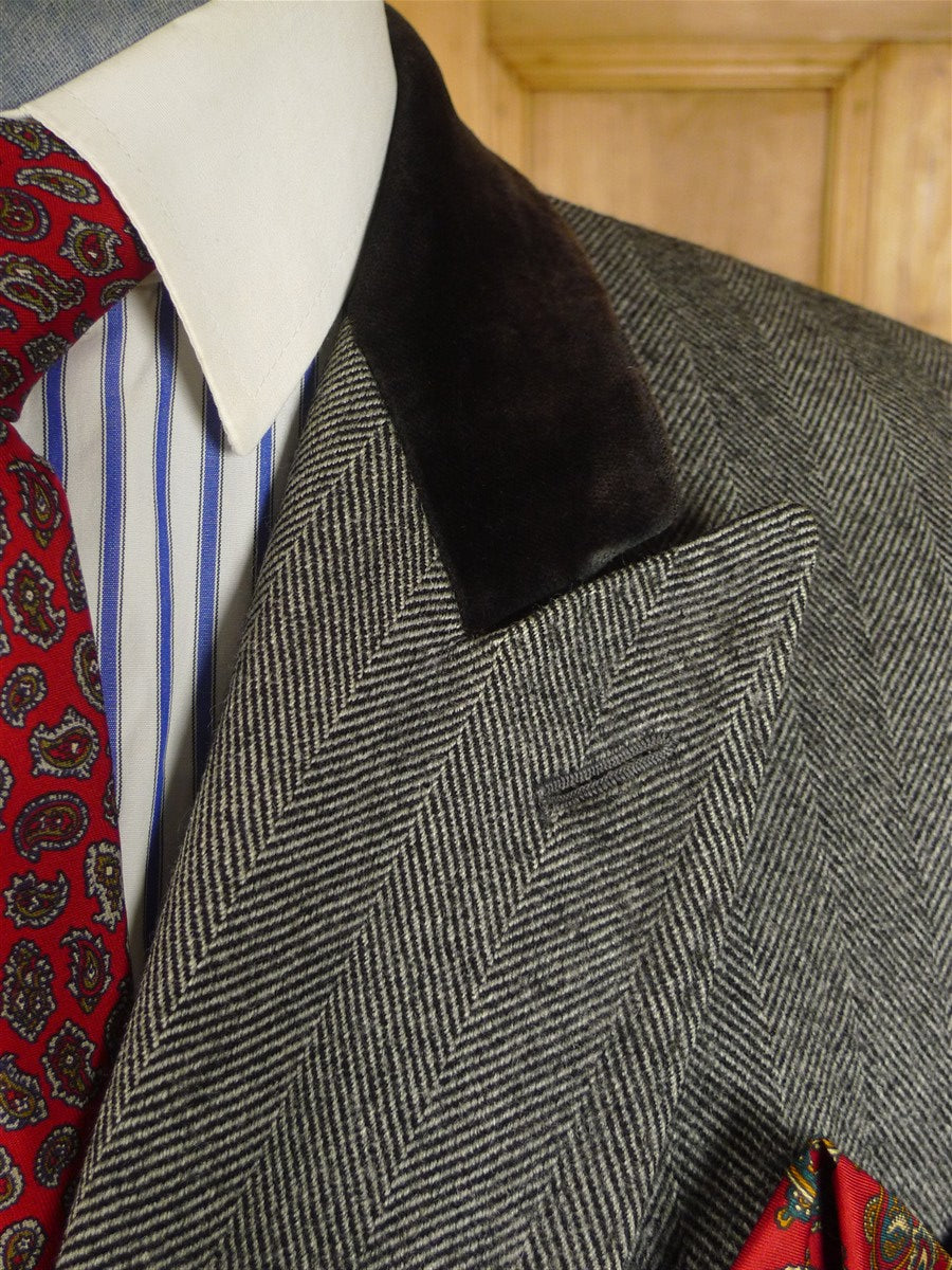 25/0927 vintage british grey herringbone d/b chesterfield overcoat w/ velvet collar 40 long