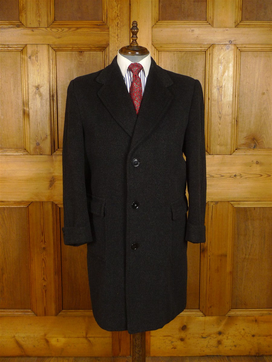 25/0931 extra-heavyweight 1950s vintage grey textured wool overcoat w/ gauntlet cuff 42-44