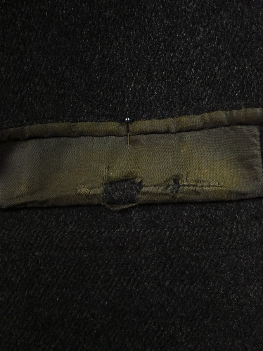 25/0931 extra-heavyweight 1950s vintage grey textured wool overcoat w/ gauntlet cuff 42-44
