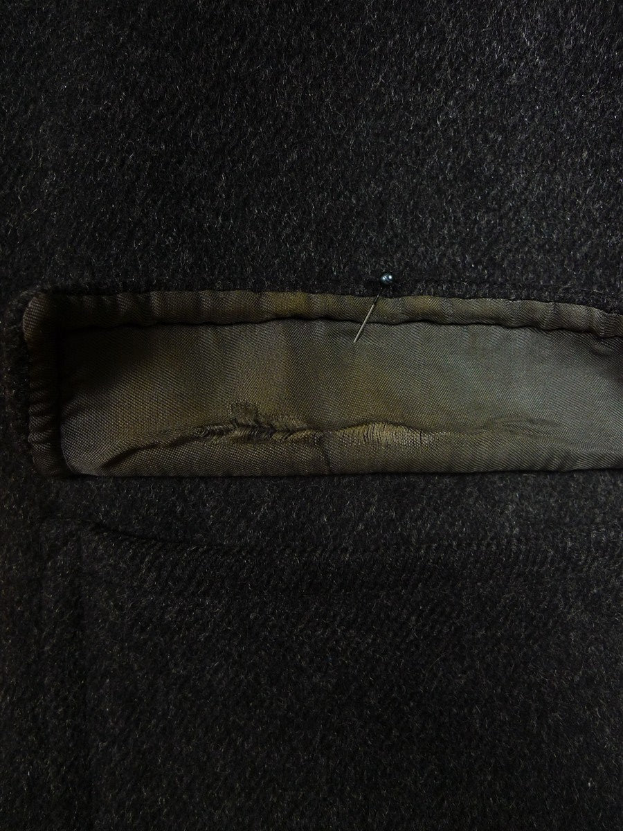 25/0931 extra-heavyweight 1950s vintage grey textured wool overcoat w/ gauntlet cuff 42-44