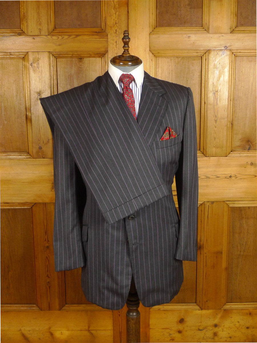 25/0976 near immaculate 2006 dege & skinner savile row bespoke grey / lilac pin-stripe worsted suit 46 regular to long