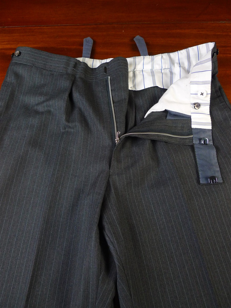 25/0973 immaculate vintage henry poole savile row bespoke grey / red & white pin-stripe worsted suit 39 regular to long