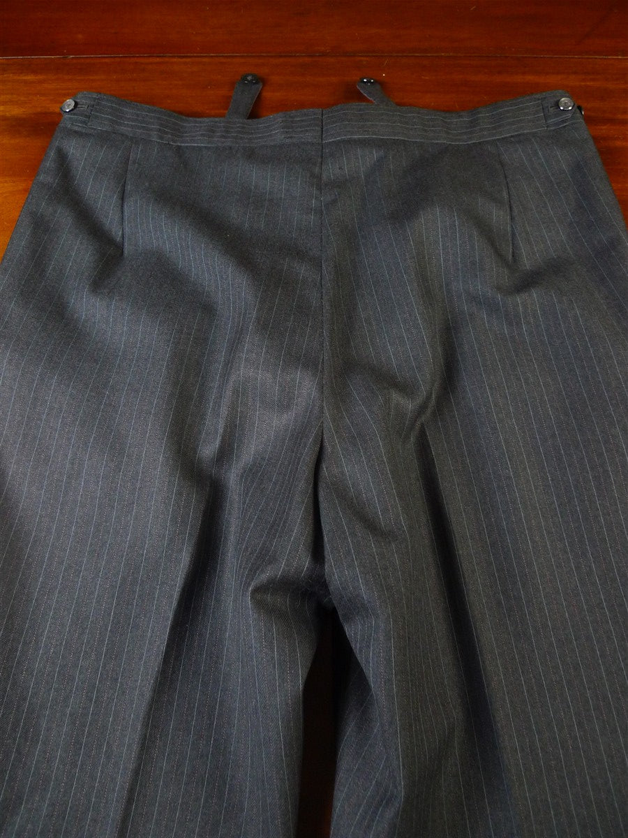 25/0973 immaculate vintage henry poole savile row bespoke grey / red & white pin-stripe worsted suit 39 regular to long