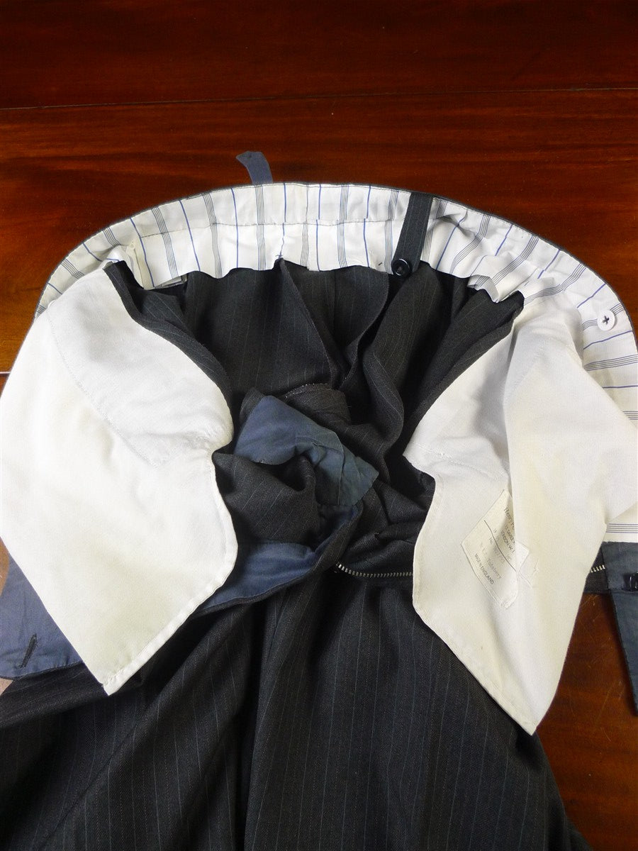 25/0973 immaculate vintage henry poole savile row bespoke grey / red & white pin-stripe worsted suit 39 regular to long
