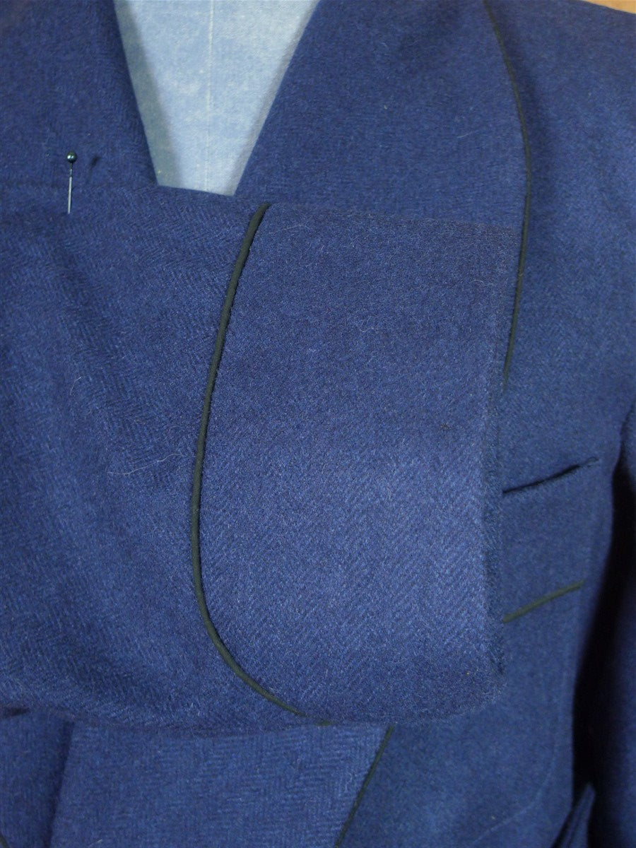 25/0995 immaculate budd piccadilly arcade blue herringbone wool dressing gown xl (rrp £795)