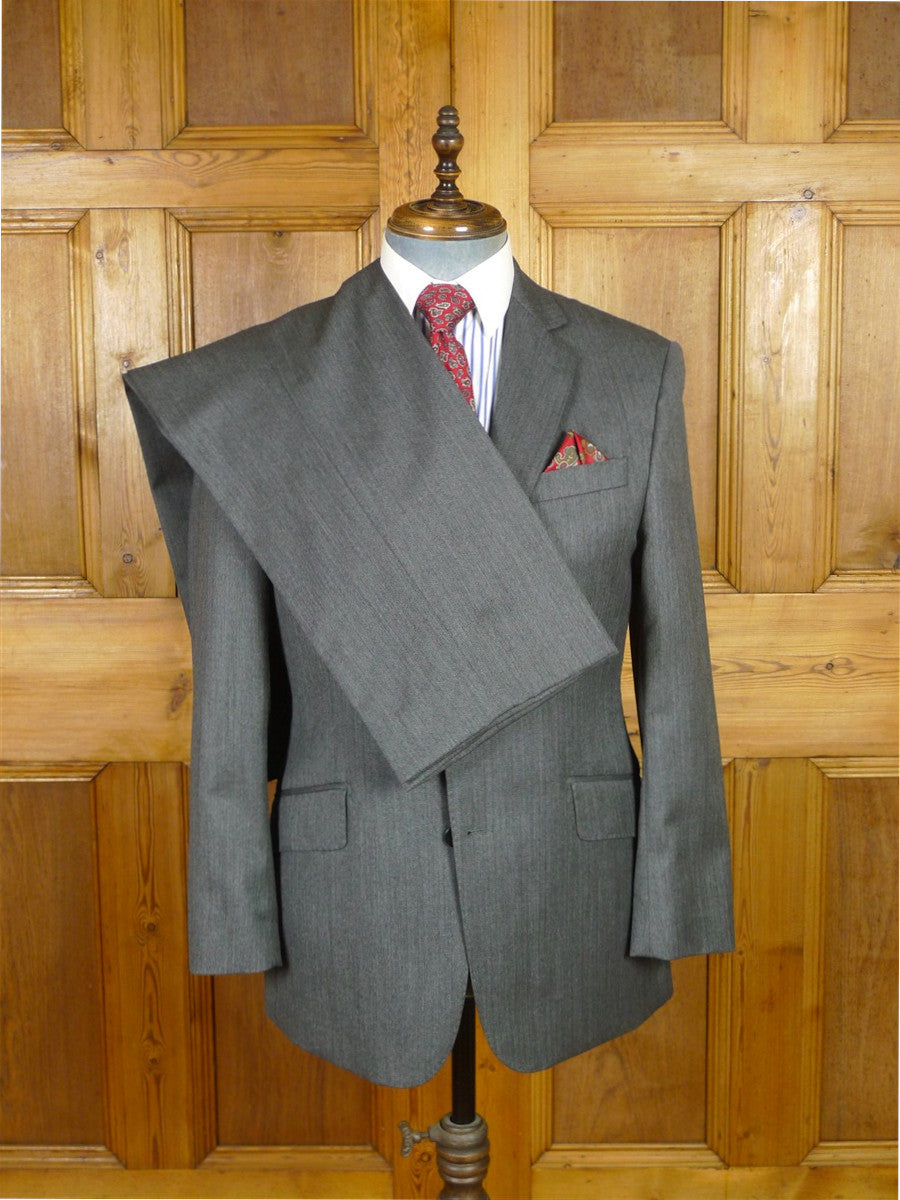 25/1000 immaculate bespoke holland & sherry light grey herringbone worsted suit 39 short