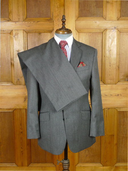 25/1000 immaculate bespoke holland & sherry light grey herringbone worsted suit 39 short
