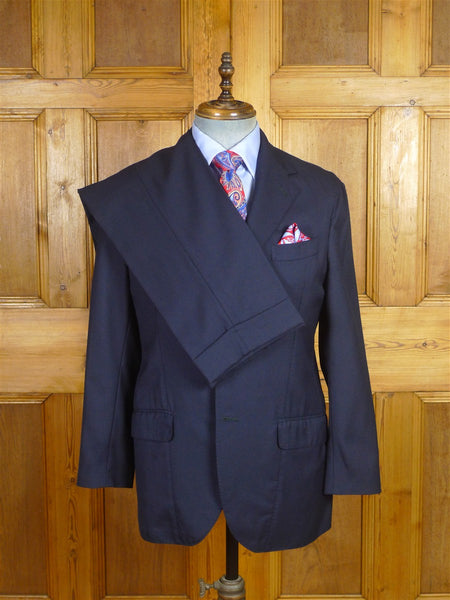 25/0996 immaculate 2018 anglo-italian hand made canvassed navy blue wool suit 40 short