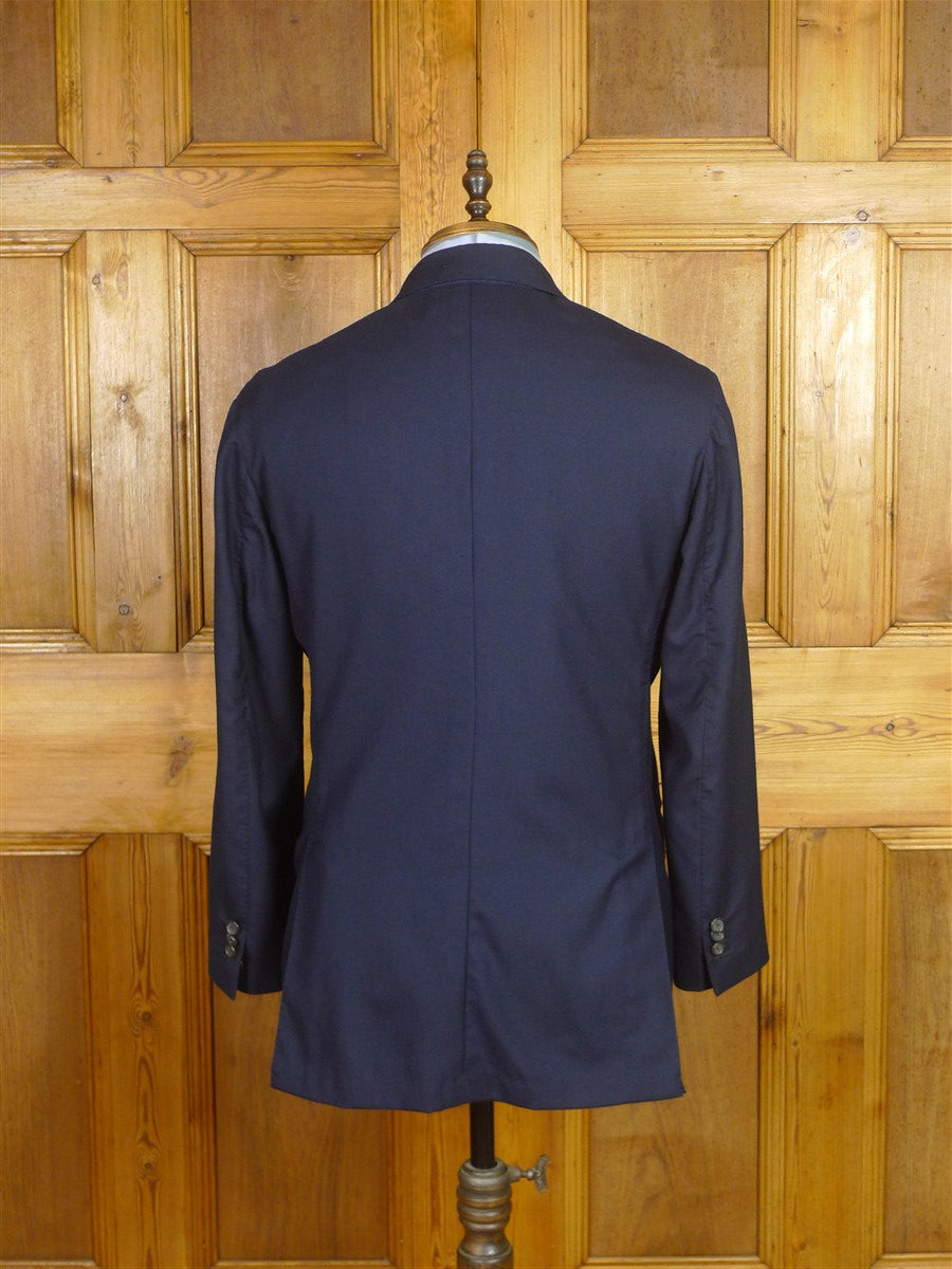 25/0996 immaculate 2018 anglo-italian hand made canvassed navy blue wool suit 40 short