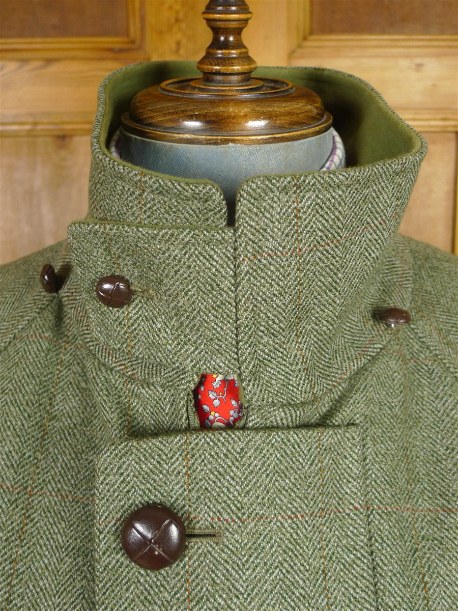 25/1023 immaculate john g hardy heavyweight green wp check tweed shooting field coat w/ detachable hood 40-42