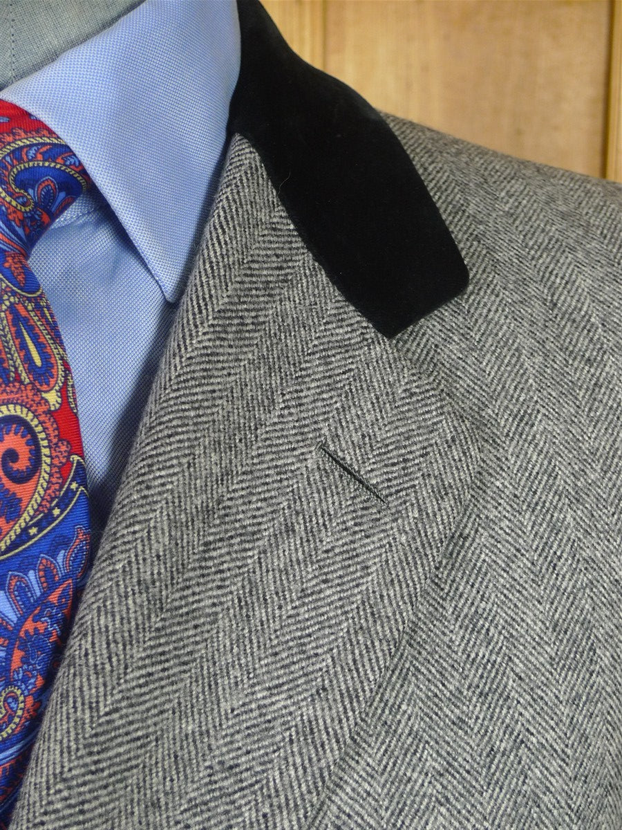 25/1028 superb vintage gieves & hawkes savile row grey herringbone wool chesterfield coat overcoat w/ black velvet collar 44 regular