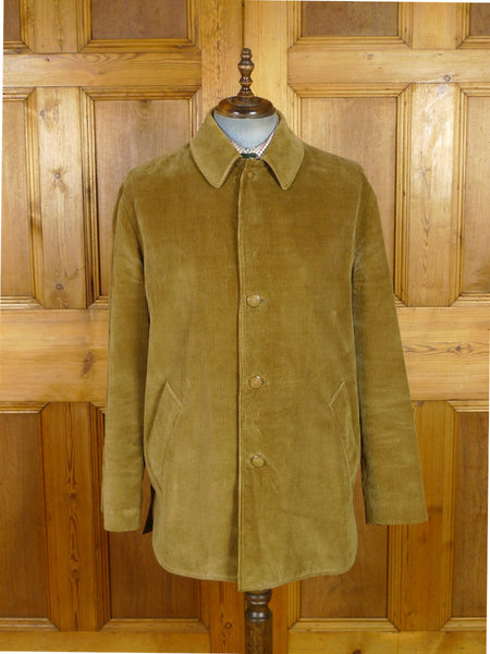 25/1030 beautiful immaculate vintage invertere fawn brown corduroy field coat w/ embossed buttons 46-48