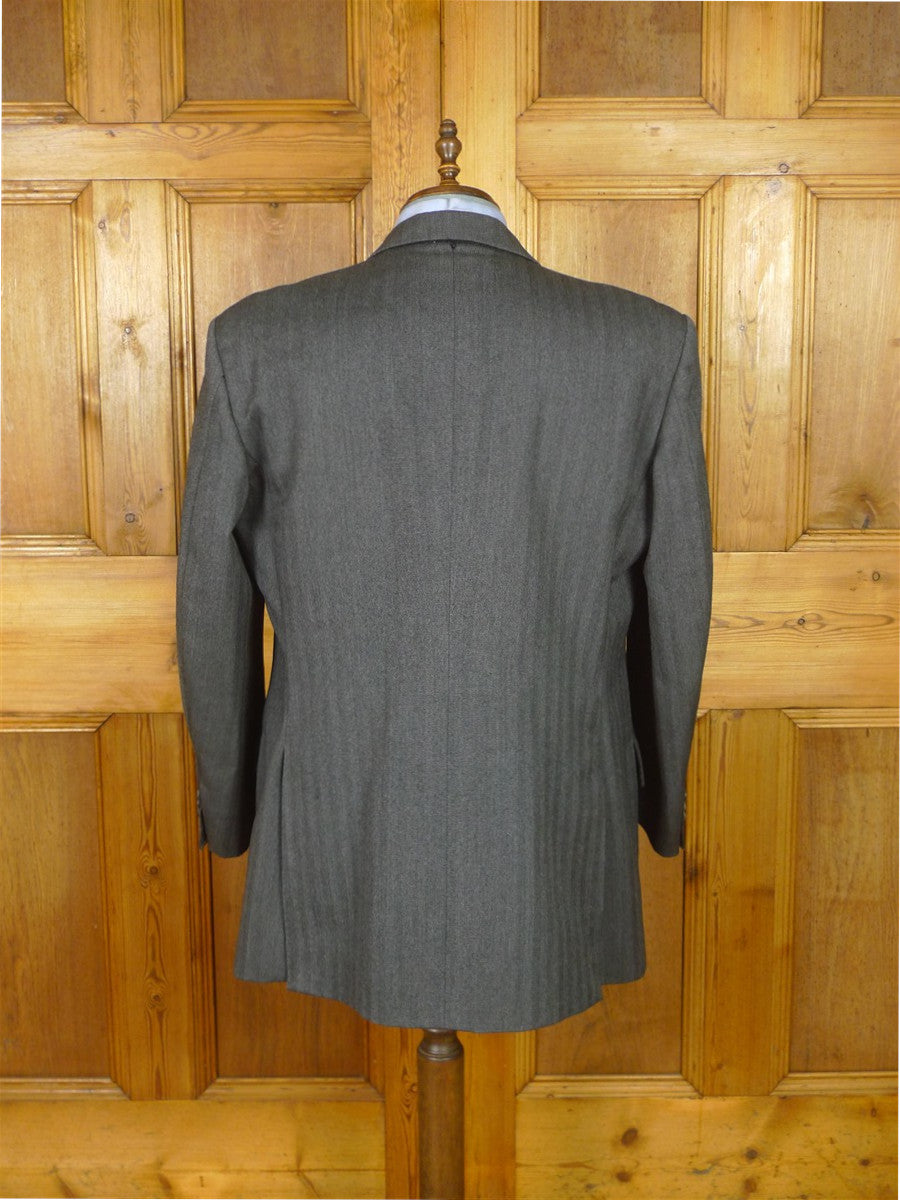 25/1073 near immaculate 2010 dege & skinner savile row bespoke heavyweight grey herringbone d/b worsted suit 46 regular w/ 2 pair trs