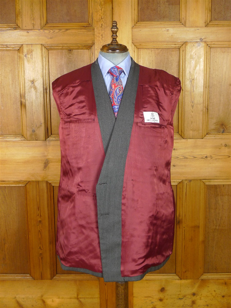 25/1073 near immaculate 2010 dege & skinner savile row bespoke heavyweight grey herringbone d/b worsted suit 46 regular w/ 2 pair trs