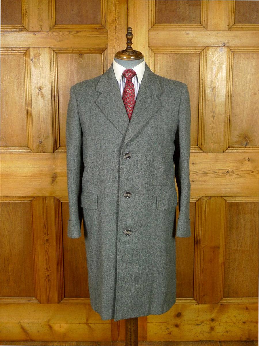 25/1082 beautiful 1950s vintage west of england grey grey herringbone wool overcoat raincoat w/ gauntlet cuff 38-39