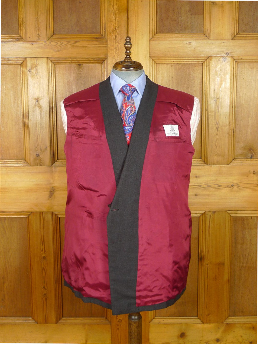 25/1074 immaculate 2010 dege & skinner savile row bespoke heavyweight grey / red pin-stripe d/b worsted suit 46 regular w/ 2 pair trs