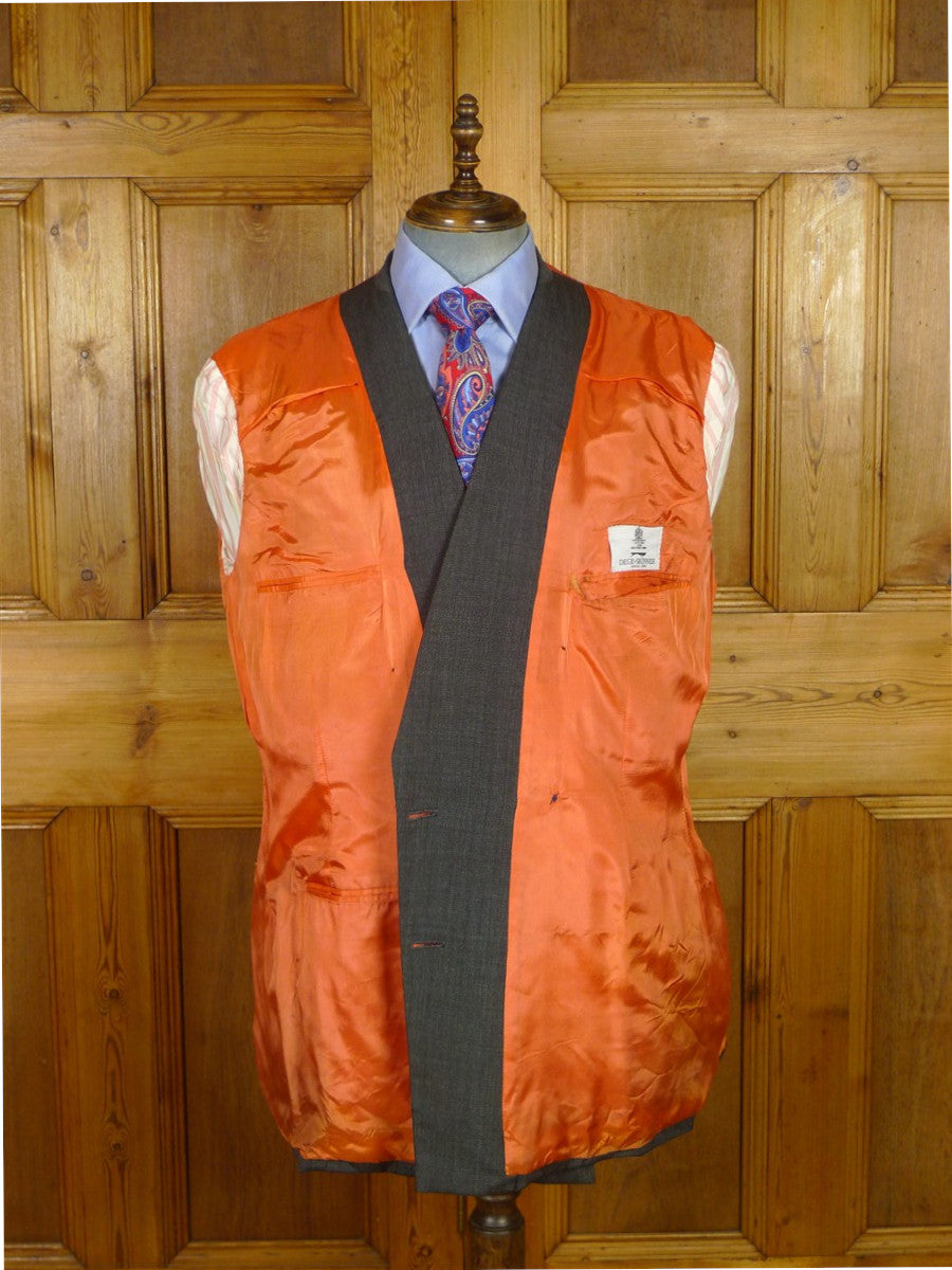 25/1079 superb 2002 dege & skinner savile row bespoke grey nailhead weave d/b worsted suit 45-46 regular