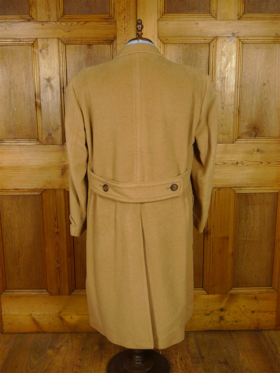 25/1086 exceptional vintage daks pure camelhair d/b polo coat overcoat w/ back strap 42