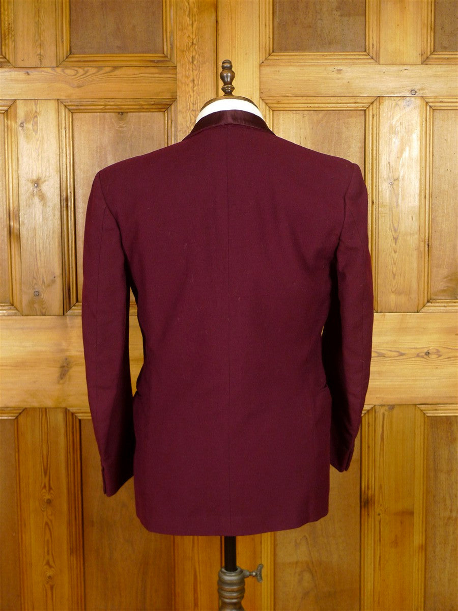 25/1131 wonderful 1960s vintage burgundy wool smoking / dinner jacket w/ silk shawl lapel 39-40 regular