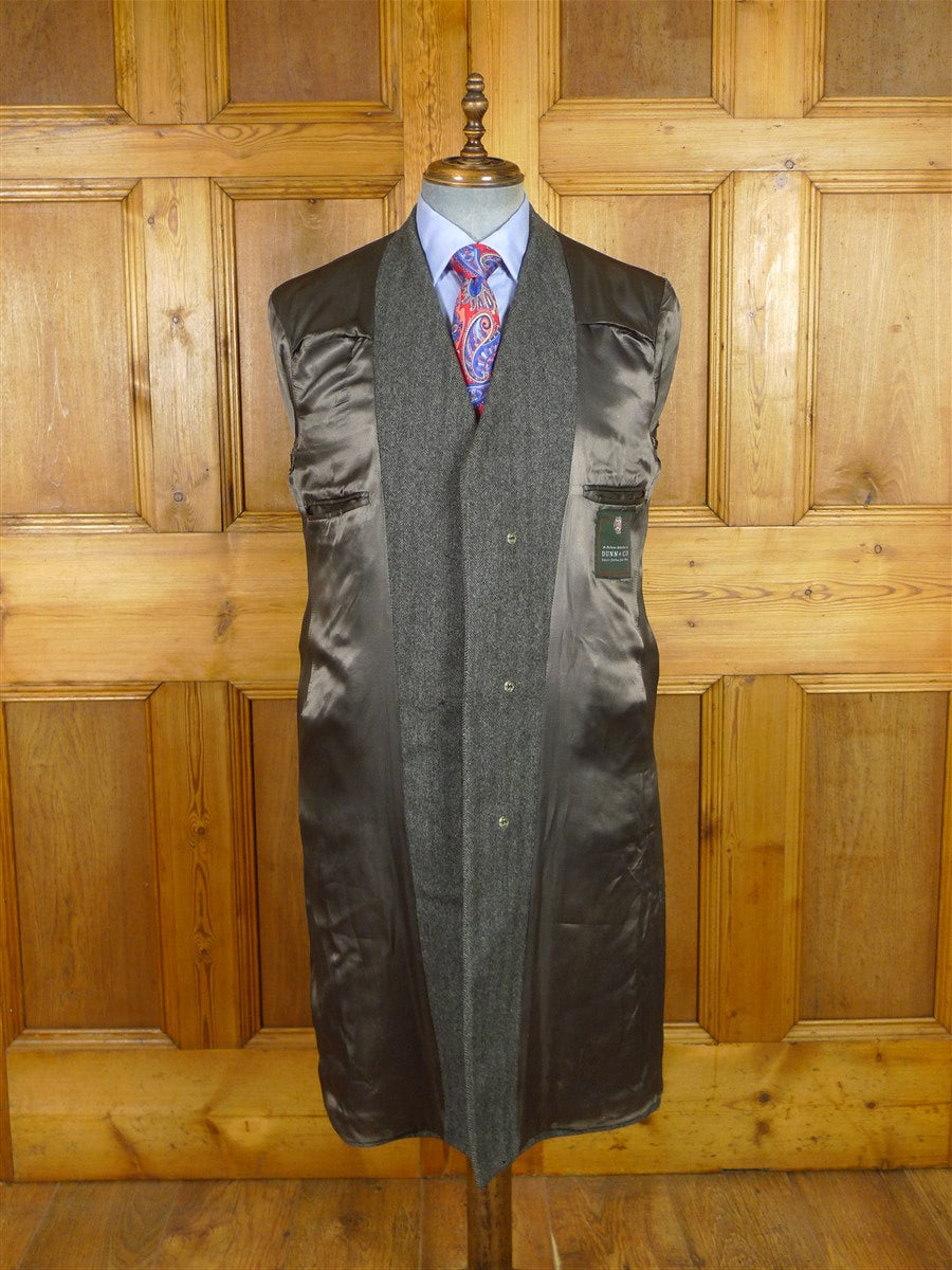 25/1141 near immaculate vintage british grey herringbone chesterfield coat overcoat 38 regular