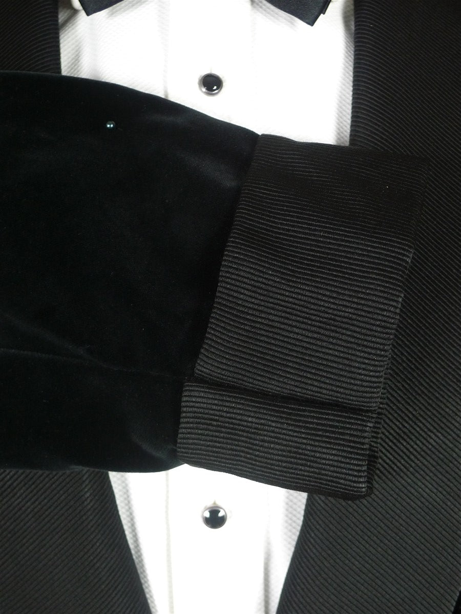 25/1157 beautiful genuine 1960s vintage fortnum & mason black velvet dinner / smoking jacket w/ grosgrain facings 41-42 short to regular