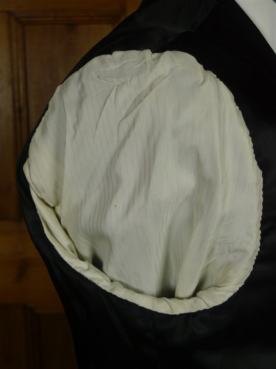 25/1157 beautiful genuine 1960s vintage fortnum & mason black velvet dinner / smoking jacket w/ grosgrain facings 41-42 short to regular