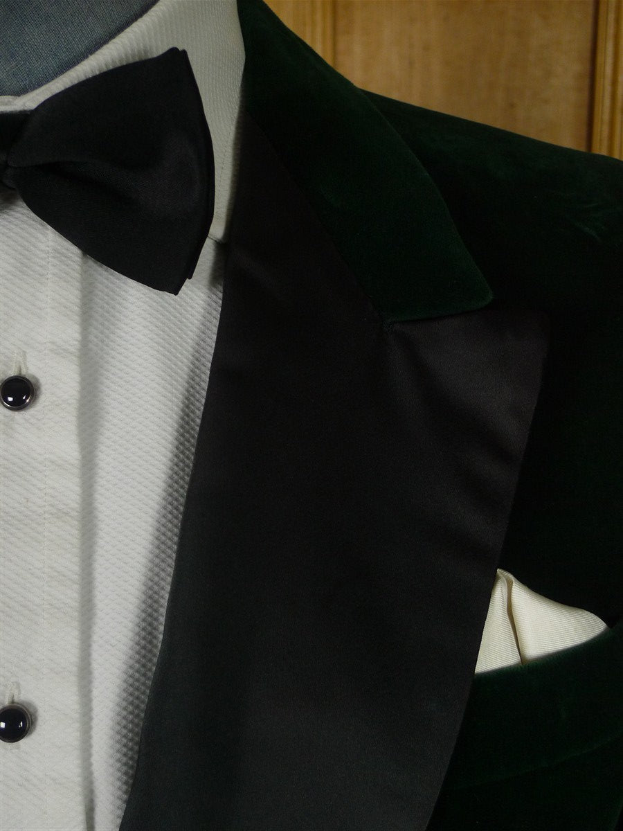 25/1156 exceptional 1972 cyril a castle savile row bespoke bottle green velvet smoking / dinner jacket w/ silk facings 39-40 regular
