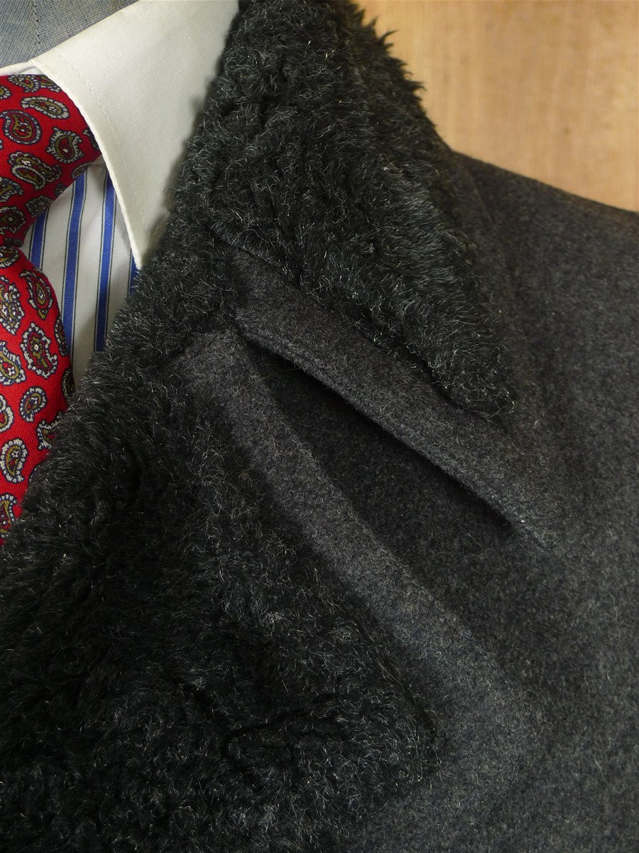25/1226 delightful vintage british 90% wool grey d/b pea coat w/ faux fur facings 40