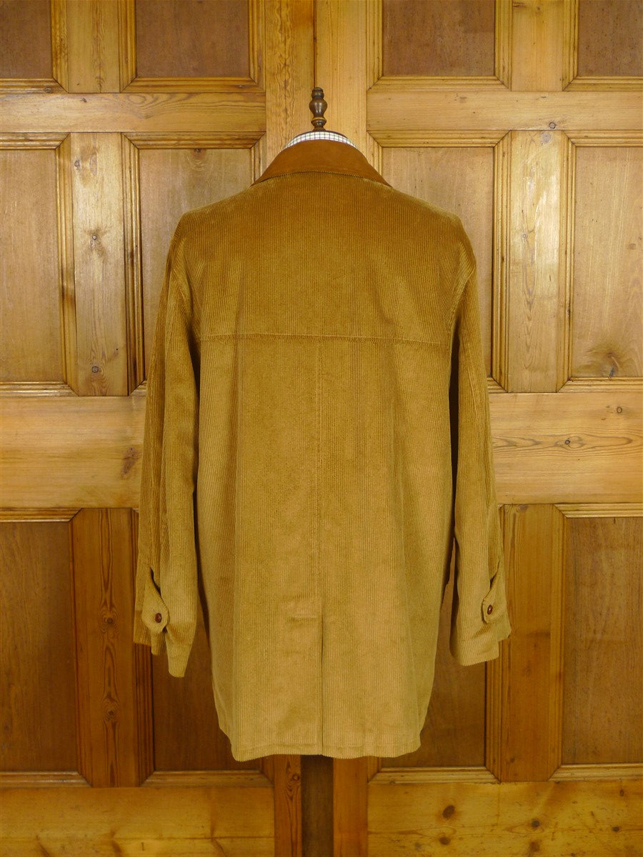26/0053 immaculate invertere / daks corduroy field coat w/ suede collar 46