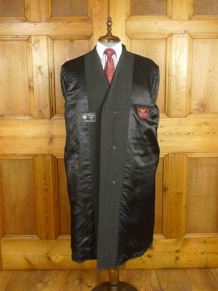 26/0076 nr immaculate vintage crombie charcoal grey herringbone wool overcoat w/ gauntlet cuff 46